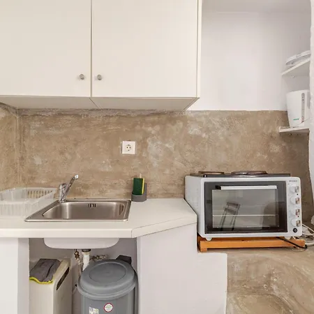 Elenitas Town House With Veranda And Sea View Appartement