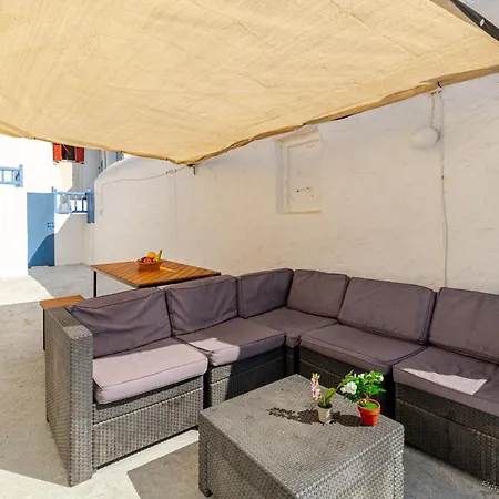 Elenitas Town House With Veranda And Sea View דירה *