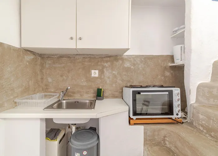 Elenitas Town House With Veranda And Sea View Apartamento